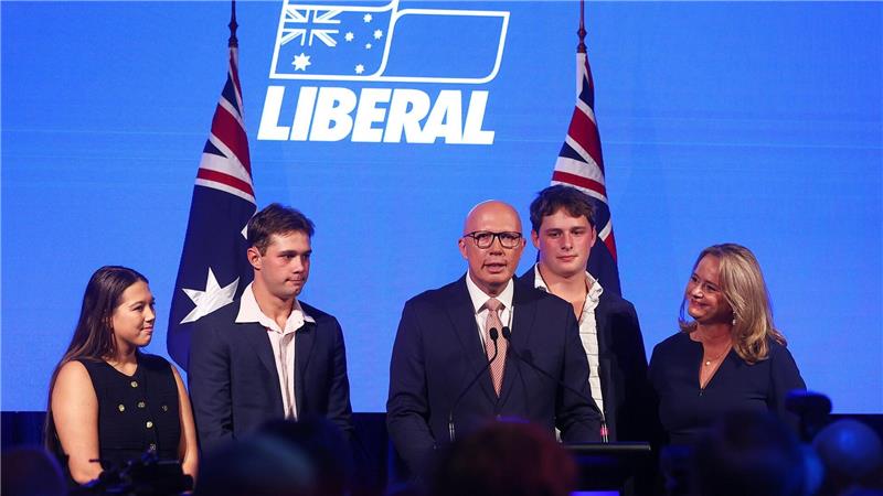 Australiens Premier gewinnt Wahl haushoch - auch wegen Trump Dutton übernahm am Abend die Verantwortung für die Niederlage.