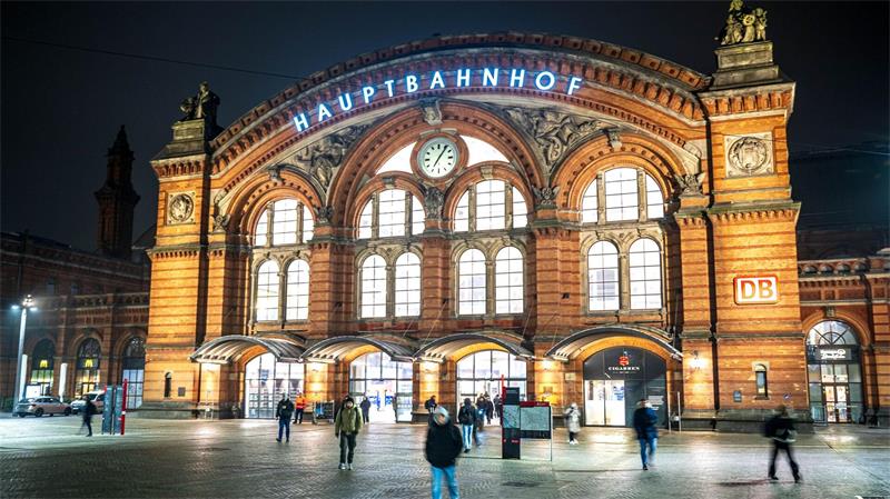Dutzende Menschen wurden am Hauptbahnhof kontrolliert. (Archivbild)