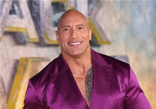 Dwayne Johnson wird bei der Trophäen-Show als Helfer auf der Bühne stehen.