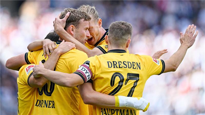 Dynamo Dresden durfte in Elversberg zweimal jubeln.