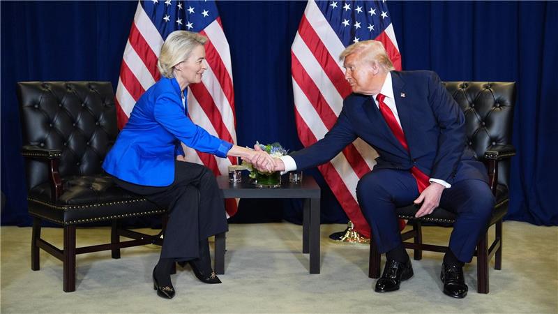 EU-Kommissionschefin Ursula von der Leyen hat US-Präsident Donald Trump in Aussucht gestellt, dass EU-Unternehmen künftig noch mehr LNG in Amerika kaufen. (Archivbild)
