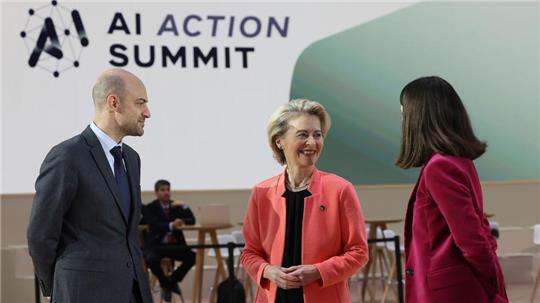 EU-Kommissionschefin von der Leyen hat Milliardeninvestitionen in KI angekündigt.