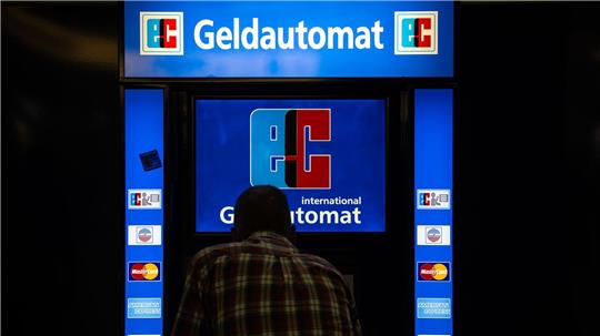 EU-Unterhändler haben sich auf neue Regeln zu Bargeldzugang und gegen Online-Betrug geeinigt. (Symbolbild) 
