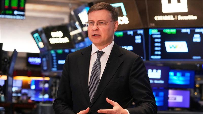 EU-Wirtschaftskommissar Valdis Dombrovskis blickt positiv auf die Zahlen. (Archivbild)