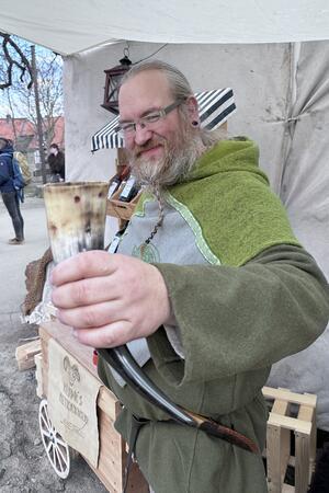 Echtes Met aus dem Trinkhorn gibt es bei Sebastian Pfeifer.