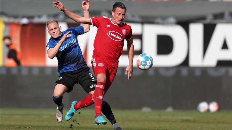 Edgar Prib (r), hier im Trikot von Fortuna Düsseldorf, beendet seine Karriere.