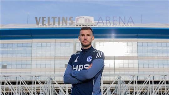 Edin Dzeko will zukünftig in der 2. Bundesliga stürmen.