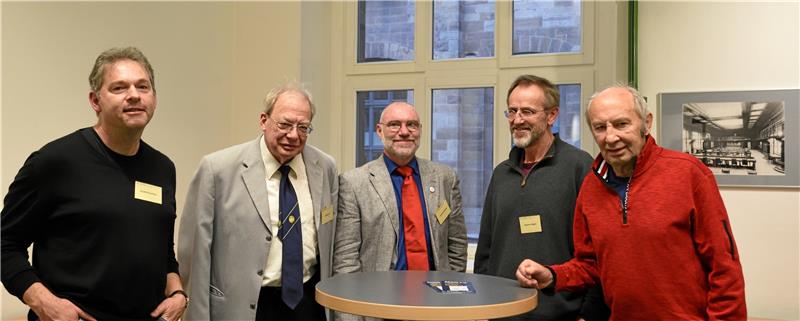 Ingenieure treffen sich in Göttingen zum Philosophieren Ehemaliger Clausthaler Wissenschaftler 2019 beim Treffen philosophierender Ingenieure und Naturwissenschaftler in Göttingen (v. li.): die Professoren Jacob Rosenthal und Wilfried Lex sowie Torsten Nieland und die Professoren Joachim Hilgert und Walter Klotz. Foto: privat