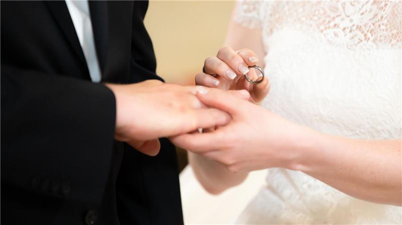 Hochzeit im Minutentakt: Schnapszahl-Termine im Juni begehrt Ehen werden später geschlossen und halten länger. (Symbolbild)
