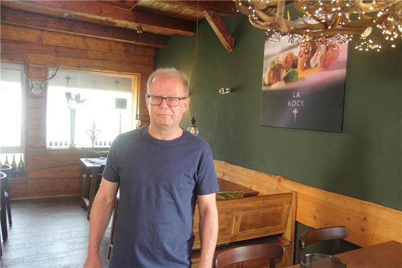 Eigenes Konzept und eine kollegiale Philosophie: Frank Ochotta aus Hannover betreibt seit einem Jahr das Restaurant „La Rock“ in Braunlage und hat sein Personal aus der Landeshauptstadt mitgebracht.  Foto: Eggers