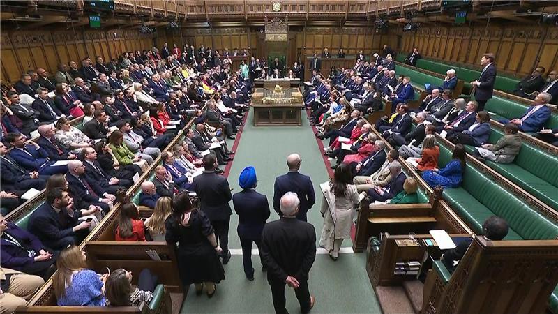 Eigentlich haben die britischen Abgeordneten Osterpause - zur Rettung des Stahlwerks wurde aber eine Sondersitzung angesetzt.