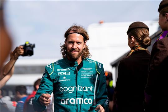Eigentlich ist Ex-Weltmeister Sebastian Vettel im Formel-1-Ruhestand.