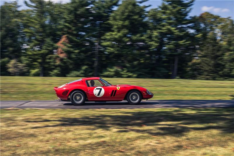 Ferrari von 1962 für knapp 52 Millionen Dollar versteigert Ein 1962er Ferrari wurde beim Auktionshaus Sotheby's für mehr als 51,7 Millionen Dollar (etwa 48,3 Millionen Euro) versteigert.