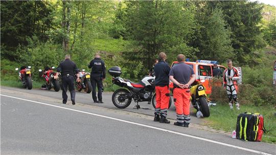 Ein 38-Jähriger stirbt bei einem schweren Verkehrsunfall im Mai auf der B 4. Foto: Eggers