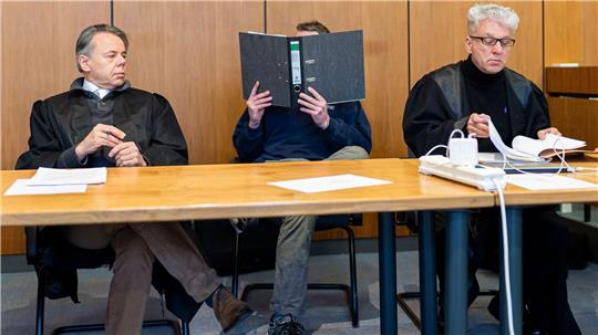 Ein 41-Jähriger soll seine Ex-Partnerin brutal getötet haben - die Staatsanwaltschaft fordert eine lebenslange Strafe.