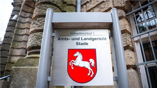 Ein 46-Jähriger soll seinen Sohn beauftragt haben, die Tochter zu töten. (Symbolbild)