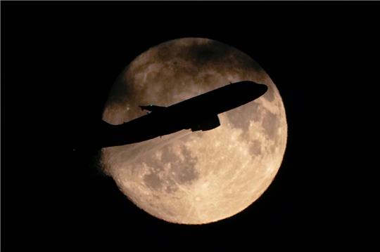 Ein Airbus A319 der russischen Fluggesellschaft «Russia» hebt vom Flughafen Pulkowo ab.