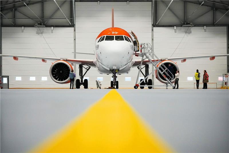 Easyjet sieht sich trotz Winterverlusts auf Kurs Ein Airbus A320 Neo im Hangar: Easyjet will wieder in die Gewinnzone fliegen.