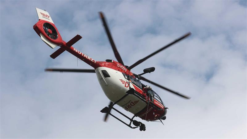 Ein Autofahrer wird nach einem Unfall im Landkreis Cloppenburg in ein Krankenhaus geflogen. (Symbolbild)