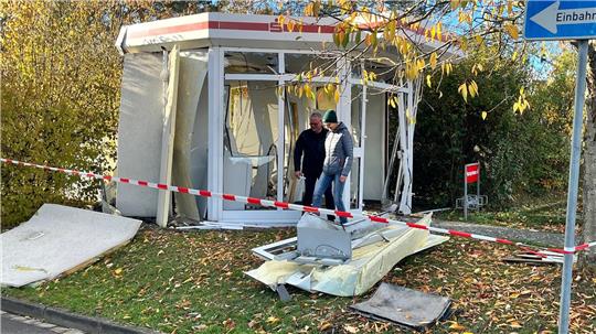 Ein Bild der Verwüstung nach der Geldautomatensprengung in Ilsenburg.