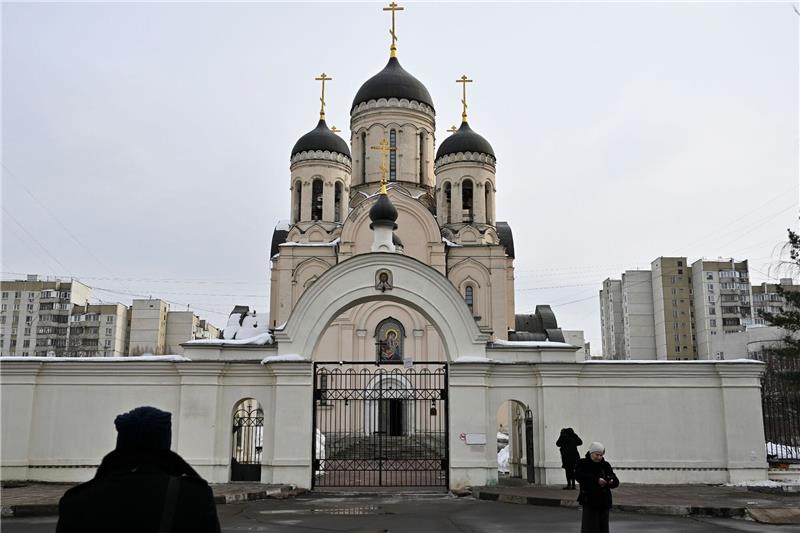 Polizeiaufgebot und neue Schikanen vor Nawalny-Beerdigung Ein Blick auf die Kirche, in der die Trauerfeier des russischen Oppositionsführers Alexej Nawalny stattfinden soll.