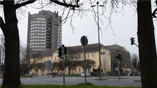 Ein Brief mit Pulver führte zu einem Einsatz im Neuen Rathaus in Göttingen. (Symbolbild) 