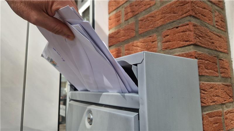 Ein Briefkastenplünderer, der sich an der Post der Nachbarn bedient, beschäftigt die Polizei in Clausthal-Zellerfeld.