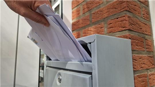 Ein Briefkastenplünderer, der sich an der Post der Nachbarn bedient, beschäftigt die Polizei in Clausthal-Zellerfeld.