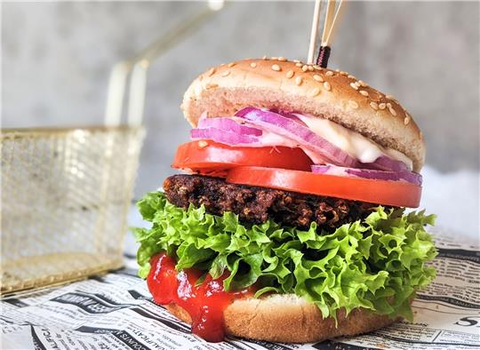 Ein Burger mit Käse sorgt für Ärger.