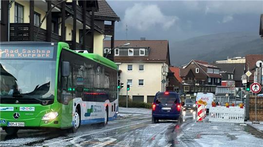 Ein Bus mit Ziel Bad Sachsa fährt durch Braunlage. Kappt der Regionalverband in Braunschweig aus Kostengründen regionale Busverbindungen?