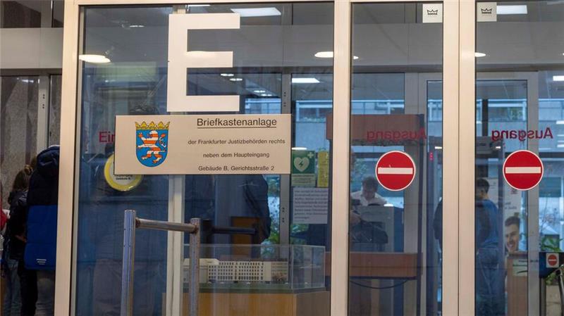 Über ein Kilo Koks geschluckt: Drogenkurier verurteilt Ein Drogenkurier ist vom Landgericht zu einer Haftstrafe verurteilt worden.