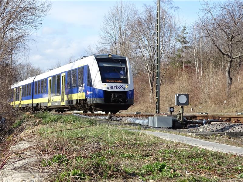 Ein Erixx-Zug bei Bündheim: Der Zugbetreiber ist wider Erwarten vom Warnstreik betroffen. Foto: Exner