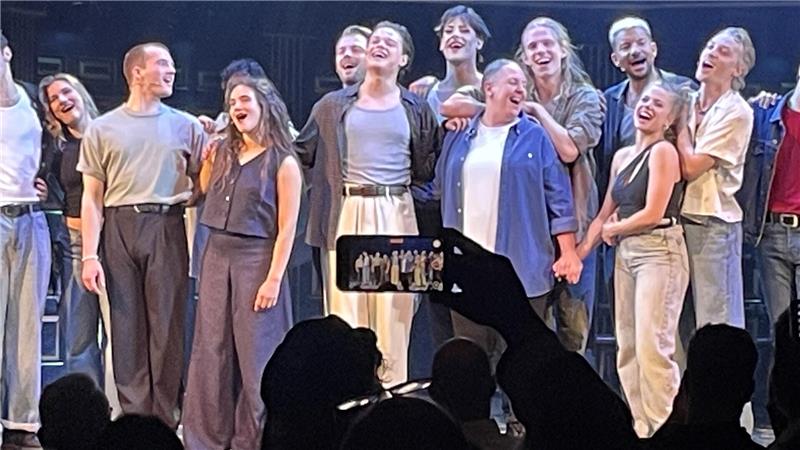 Ein Erlebnis: Das Ensemble von Romeo und Julia holt sich seinen verdienten Applaus ab.