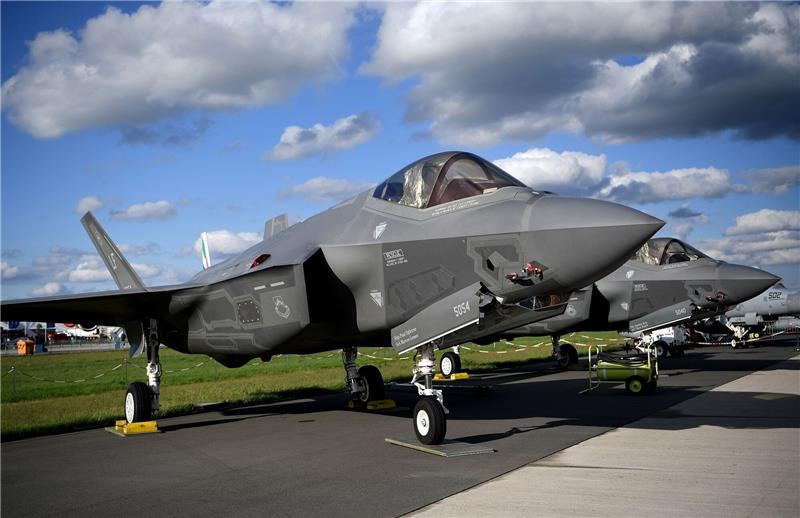 Ein F-35 Tarnkappenjet der Rüstungsschmiede Lockheed Martin bei der Raumfahrtausstellung (ILA) 2018 in Berlin.