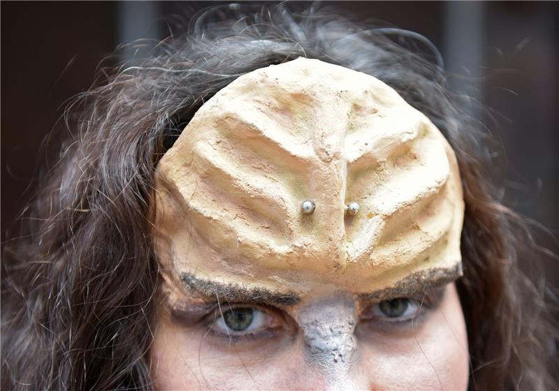 Ein Fan mit Klingonen-Stirn - «Ich hätte nie gedacht, dass mal so viele Menschen Klingonisch lernen», sagte dessen Entwickler, der US-amerikanische Sprachwissenschaftler Marc Okrand über den Zuspruch zu seiner Sprache.