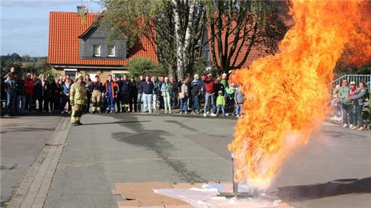 Ein Fettbrand und seine Folgen – das möchte in der heimischen Küche niemand erleben.