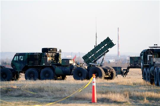 Ein Flugabwehrsystem vom Typ Patriot steht in Jasionka, Polen.