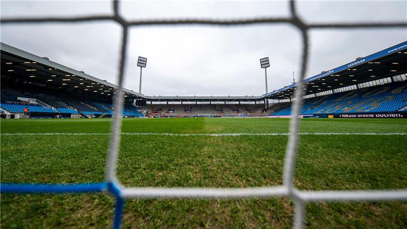 Ein Fußballtor ist in Erlangen umgestürzt und hat ein Kind tödlich verletzt. (Symbolbild)