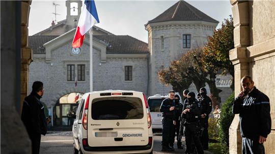 Ein Gefängnisausbrecher in Frankreich ist später beim Kaffeetrinken in einem Bistro gefasst worden. (Symbolfoto) 