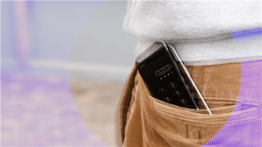 Ein Gerät, viele Angriffspunkte für Betrüger: Auf dem Smartphone liegen unsere sensibelsten digitalen Daten.