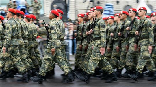 Ein Gericht entschied: Auch Männer in der österreichischen Armee dürfen eine Pferdeschwanz-Frisur tragen. (Symbolbild)