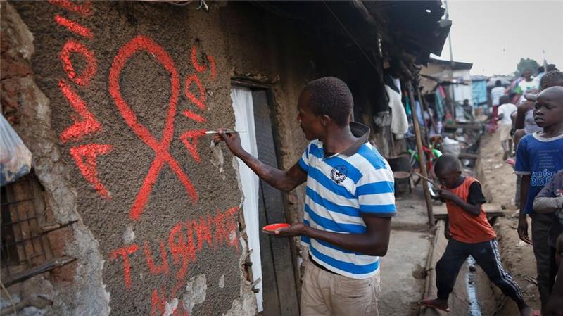 Ein Graffiti ruft zur Vermeidung von Aids auf (Archivbild)