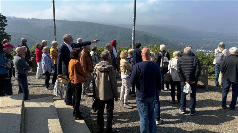 Stadt Bad Harzburg zieht Resümee zur Seniorenfahrt Ein Halt der Seniorenfahrt ist der Burgberg, den die Teilnehmer per Seilbahn erreichen.