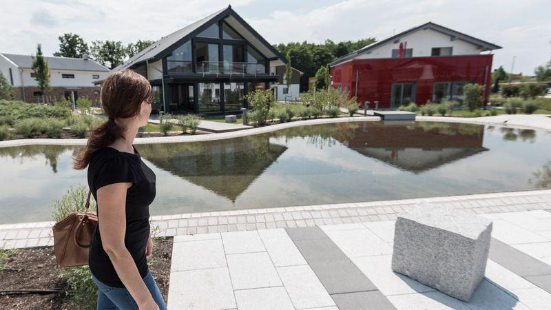 Hauskauf: In 9 Schritten zur eigenen Immobilie Ein Haus zu finden erfordert Geduld und das nötige Wissen. Foto: Daniel Maurer/dpa-tmn
