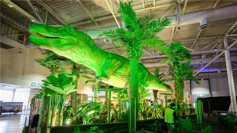 Ein Höhepunkt ist das riesige Modell eines Tyrannosaurus.