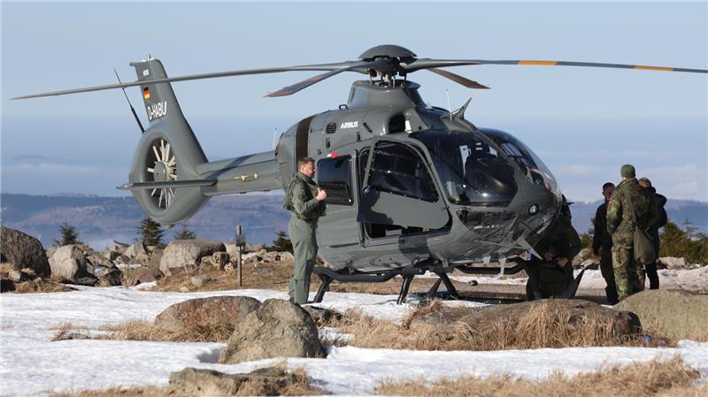 Ein Hubschrauber auf dem Brocken