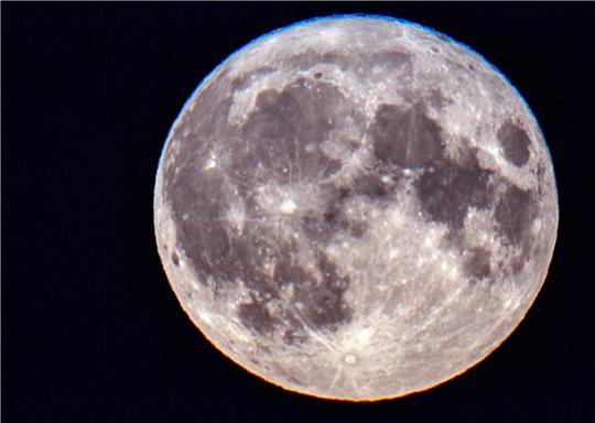 Ein Japaner soll nach dem Willen Washingtons der erste Mensch auf dem Mond ohne US-Pass werden.