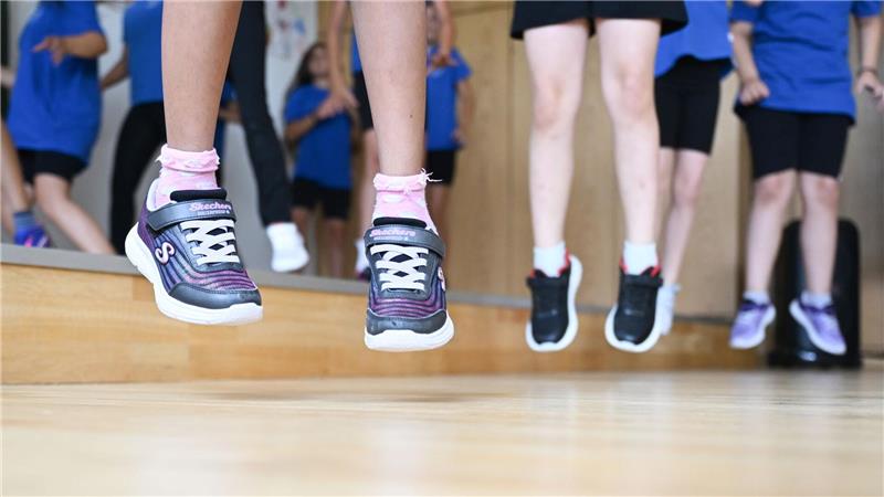 Ein KI-Tool soll die Benotung im Sportunterricht fairer machen. (Symbolbild)