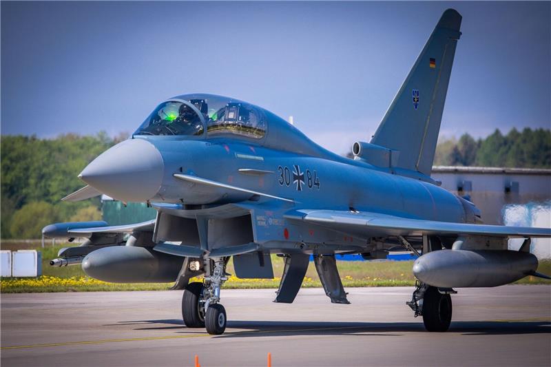 Ampel unterbindet Eurofighter-Exporte nach Saudi-Arabien Ein Kampfjet Eurofighter der Bundeswehr auf dem Fliegerhorst Laage.