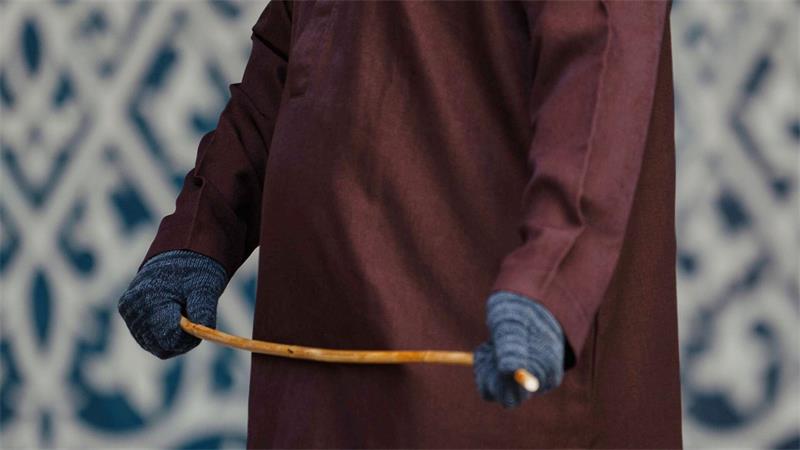 Kuss auf TikTok: Paar in Indonesien öffentlich ausgepeitscht Ein Kuss ohne Ehering - in Aceh hat das schmerzhafte Folgen.